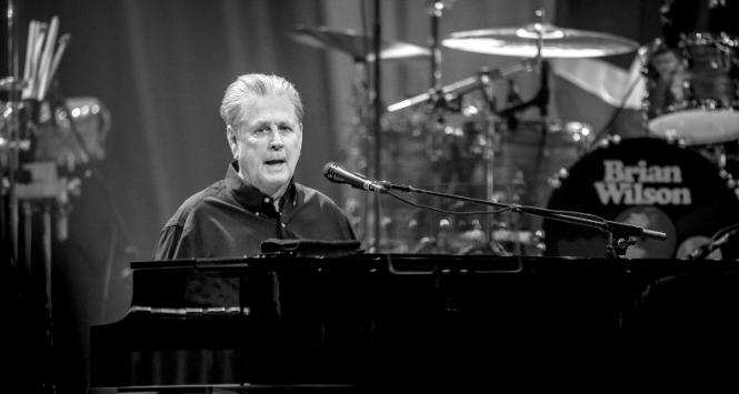 Brian Wilson miał 82 lata.