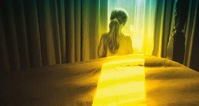 Wychowanie niemal 10 mln ukraińskich dzieci spada głównie na babcie. Dzieci znają swoje matki z głosów zniekształconych przez Skype’a.