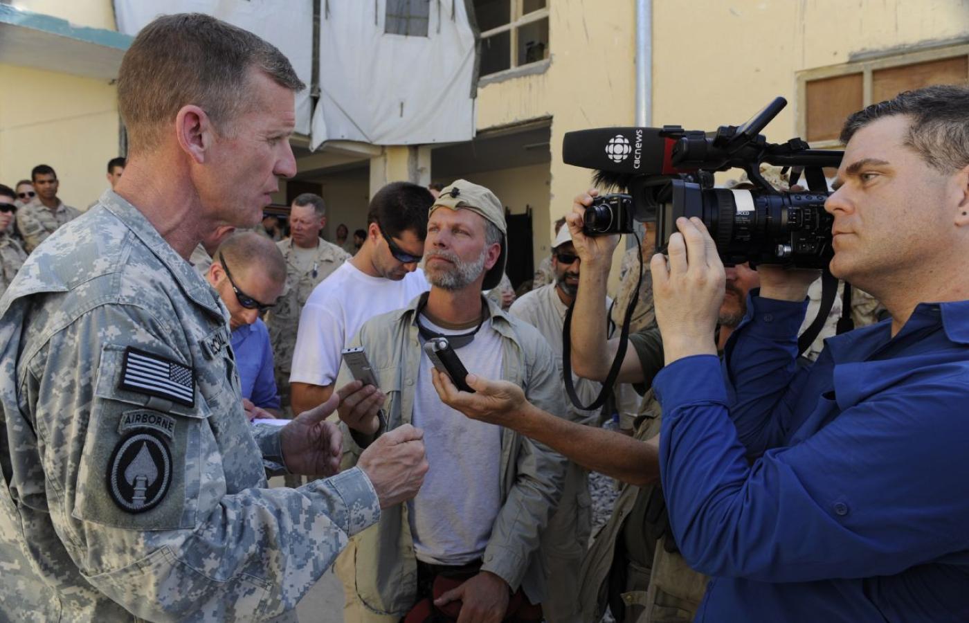 Gen. Stanley McChrystal w Afganistanie, czerwiec 2009 r.