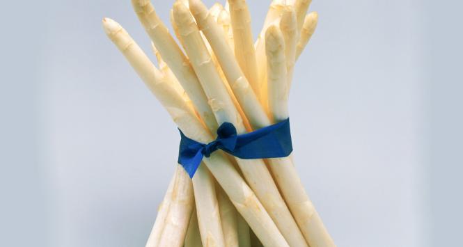 Do Polski szparagi dotarły dopiero w XVIII w., ale tutejsze podniebienia zdobyły błyskawicznie