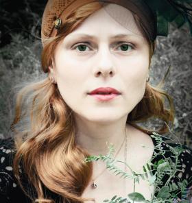 Autoportret Marii Kossak, malarki i fotografki, założycielki platformy Berlin-Warszawa @rtpress, autorki publikowanych tu fotografii