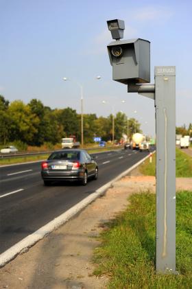 Minister finansów wpisał do budżetu kwotę, jaka państwo ma uzyskać z mandatów - 1,2 mld złotych.