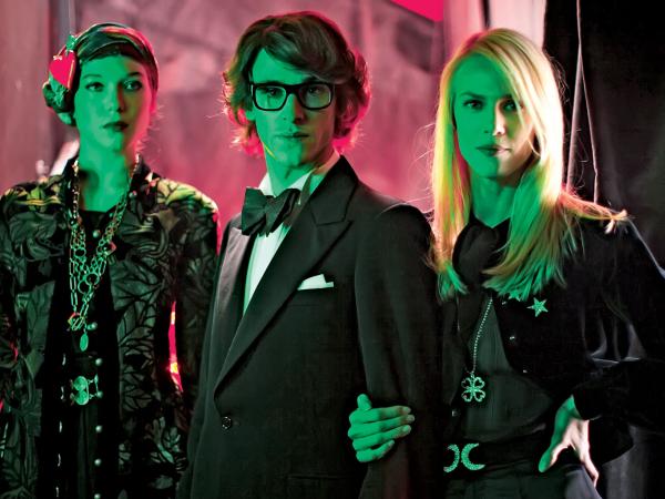 Gaspard Ulliel w roli dyktatora mody