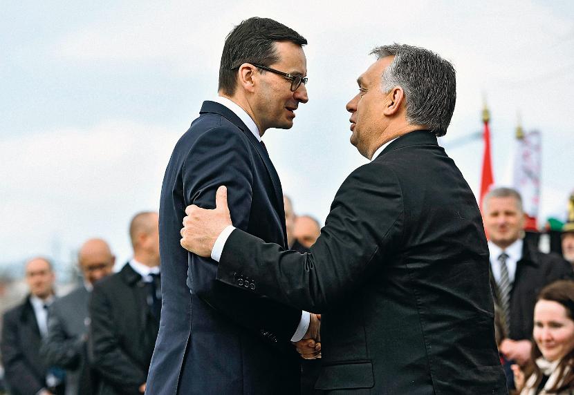 Mateusz Morawiecki i Viktor Orbán „śnią o końcu Zachodu, jaki znamy”.