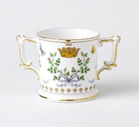 Filiżanka z fabryki Royal Crown Derby.