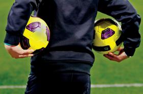 Trener piłki nożnej - kolejny zawód do deregulacji.