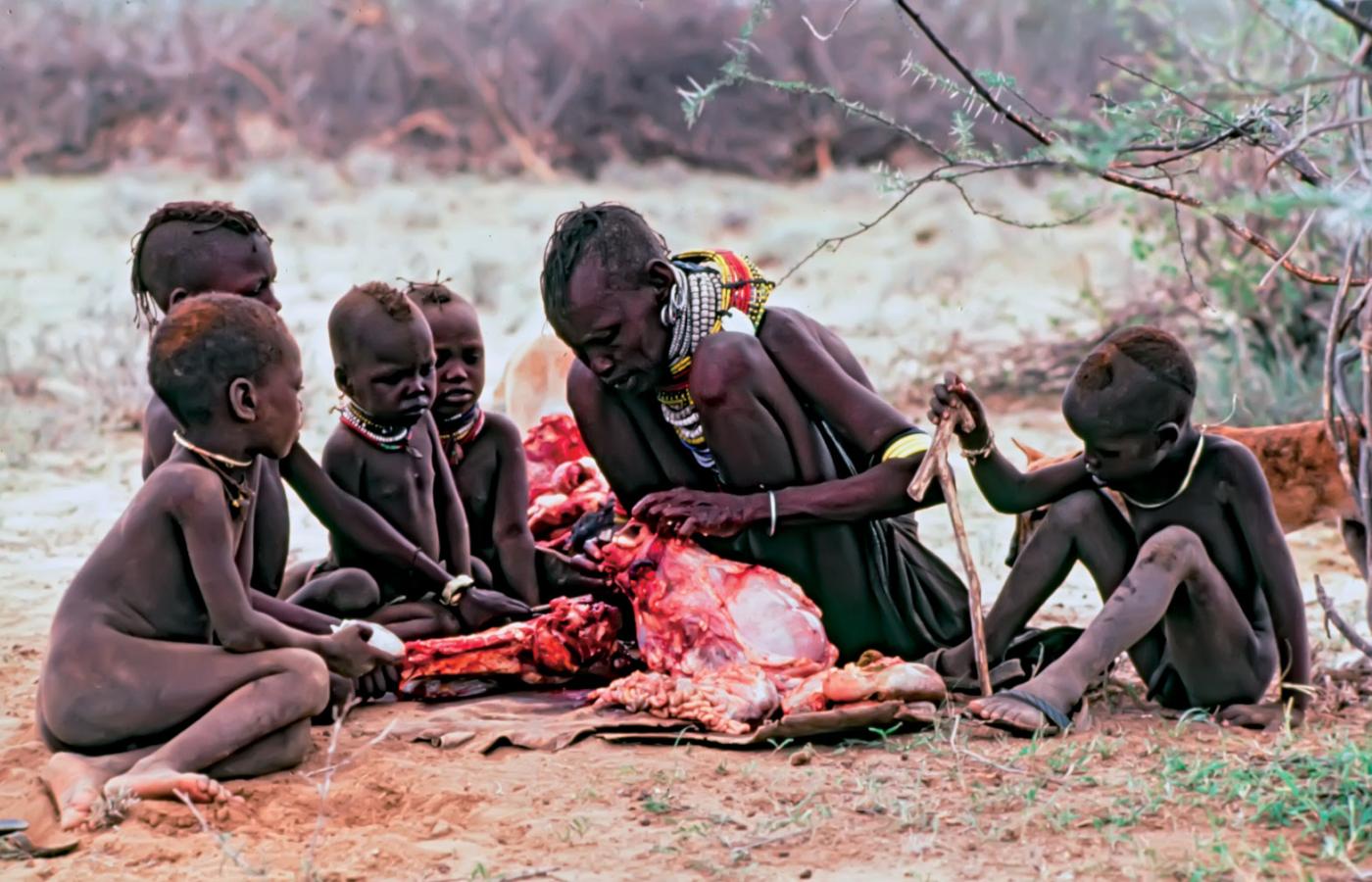 Koczowniczy lud Turkana w Kenii