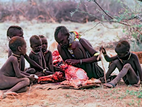 Koczowniczy lud Turkana w Kenii