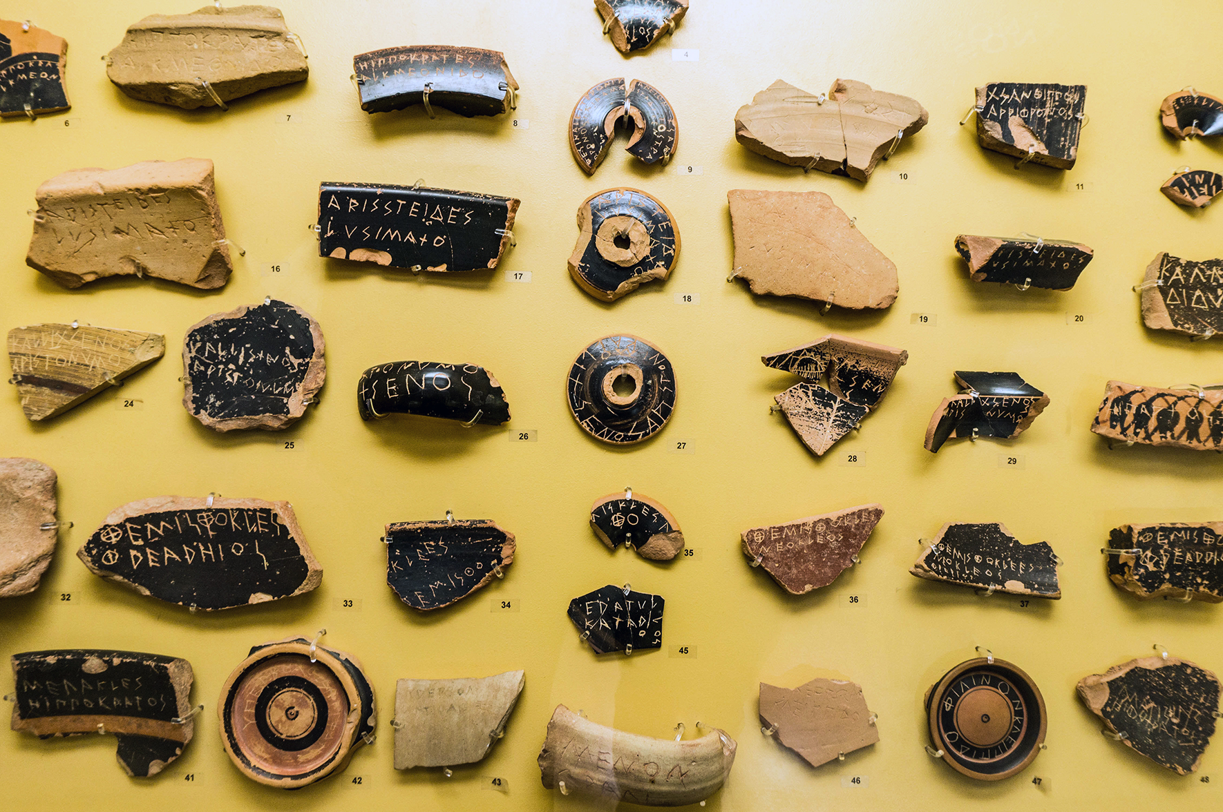 Demokracja nie jest wynalazkiem starożytnych Greków. Oni temu systemowi po prostu nadali nazwę