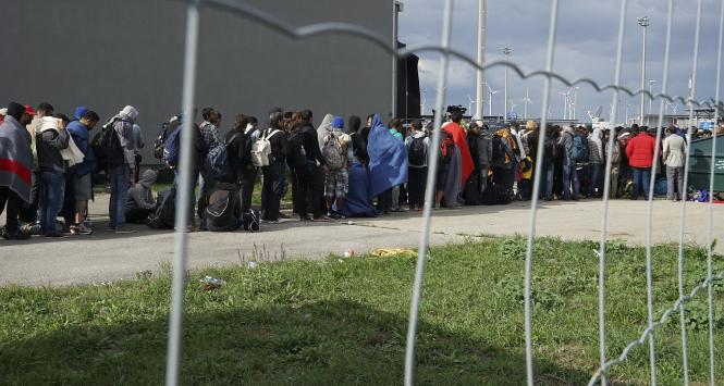 Węgierski parlament przyjął poprawkę do konstytucji przewidującą, że na Węgrzech nie wolno osiedlać obcych.