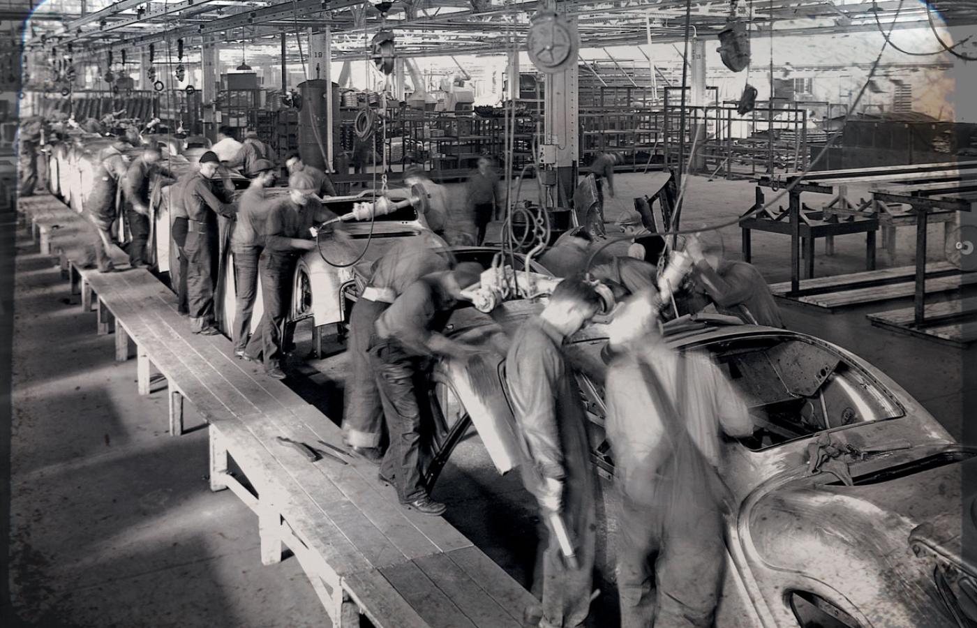 Robotnicy w fabryce Forda w Detroit, 1927 r.