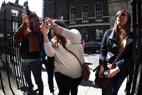 Kolejne miejsca związane z zespołem.