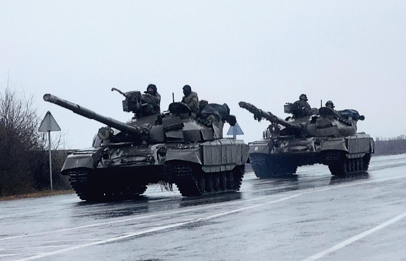 Rosyjskie czołgi jadą w kierunku Mariupola.