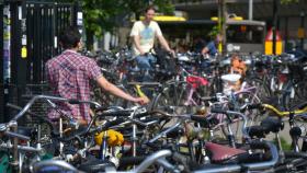 3. Utrecht, Holandia. Od kilku lat miasto zajmuje tę samą pozycję w rankingu. Mimo że wciąż problemem są tu miejsca parkingowe dla rowerów, właśnie budowany jest tu największy na świecie parking tego typu dla 12,5 tys. rowerów. Dobra infrastruktura, przyjazny system miejskich rowerów, specjalne wycieczki po mieście i okolicy. Raj dla rowerzystów.