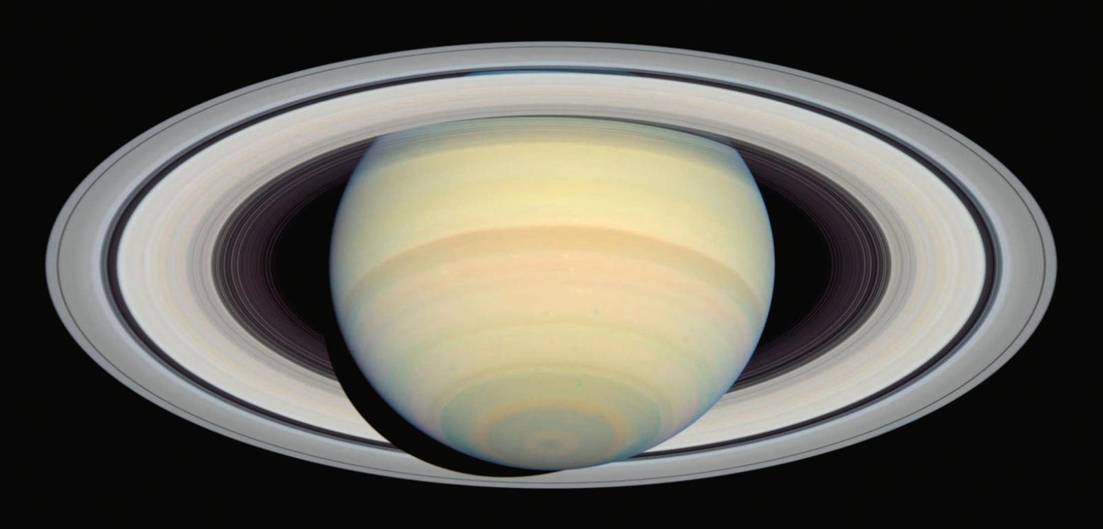Zdjęcie pierścieni Saturna wykonane z pokładu sondy Cassini.