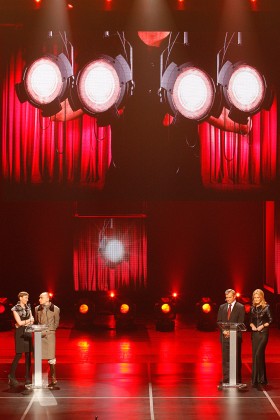 Pora na teatr. Laureatów w tej dziedzinie ogłosili Aneta Kyzioł i reżyser Jan Klata, laureat Paszportu za rok 2005.