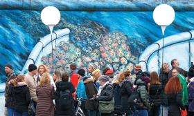 Najdłuższy zachowany fragment muru berlińskiego.