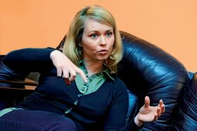 Lucie Szidlova, szefowa fundacji Rozkosz bez Ryzyka, która szkoli seksualne asystentki.