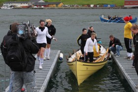 Lato na Wyspach Owczych mija pod znakiem wyścigów łodzi.