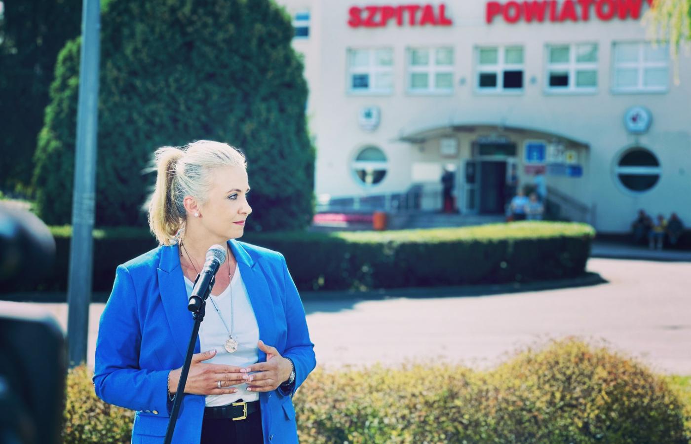 Ministra Zdrowia Katarzyna Sójka ogłasza program „Dobry posiłek”, 5 września 2023 r.