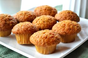 Muffiny – 265 kalorii. Żeby je spalić, należy chodzić przez 48 minut lub biegać przez 25 minut.