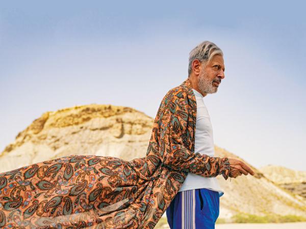 „Kaos”, scen. Charlie Covell