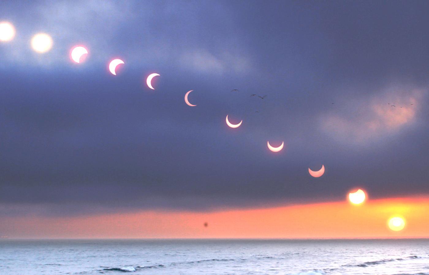 Częściowe zaćmienie Słońca nad Kalifornią obserwowane 20 maja 2012 r.