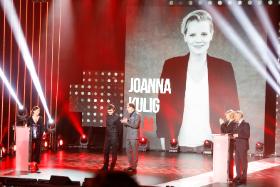 Paszport POLITYKI w kategorii Film otrzymała Joanna Kulig. Nieobecna na gali, więc nagrodę odebrała w jej imieniu Agata Kulesza. „Nasza dziewczynko z Muszynki, jesteśmy z ciebie dumni!” – powiedziała.