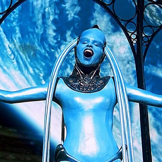 Kadr z filmu „Piąty element”, reż. Luc Besson, 1997 r. Arię Divy Plavalaguny wykonała albańska sopranistka Inva Mula.