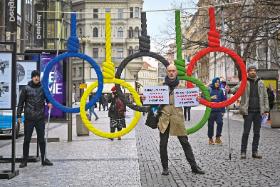 Praga, protest przeciwko pekińskim igrzyskom.
