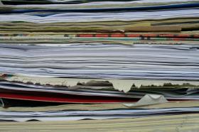 Ludzie kserują sobie pisma Zbynia jako prawniczą poezję, zmieniają tylko nazwiska i daty.