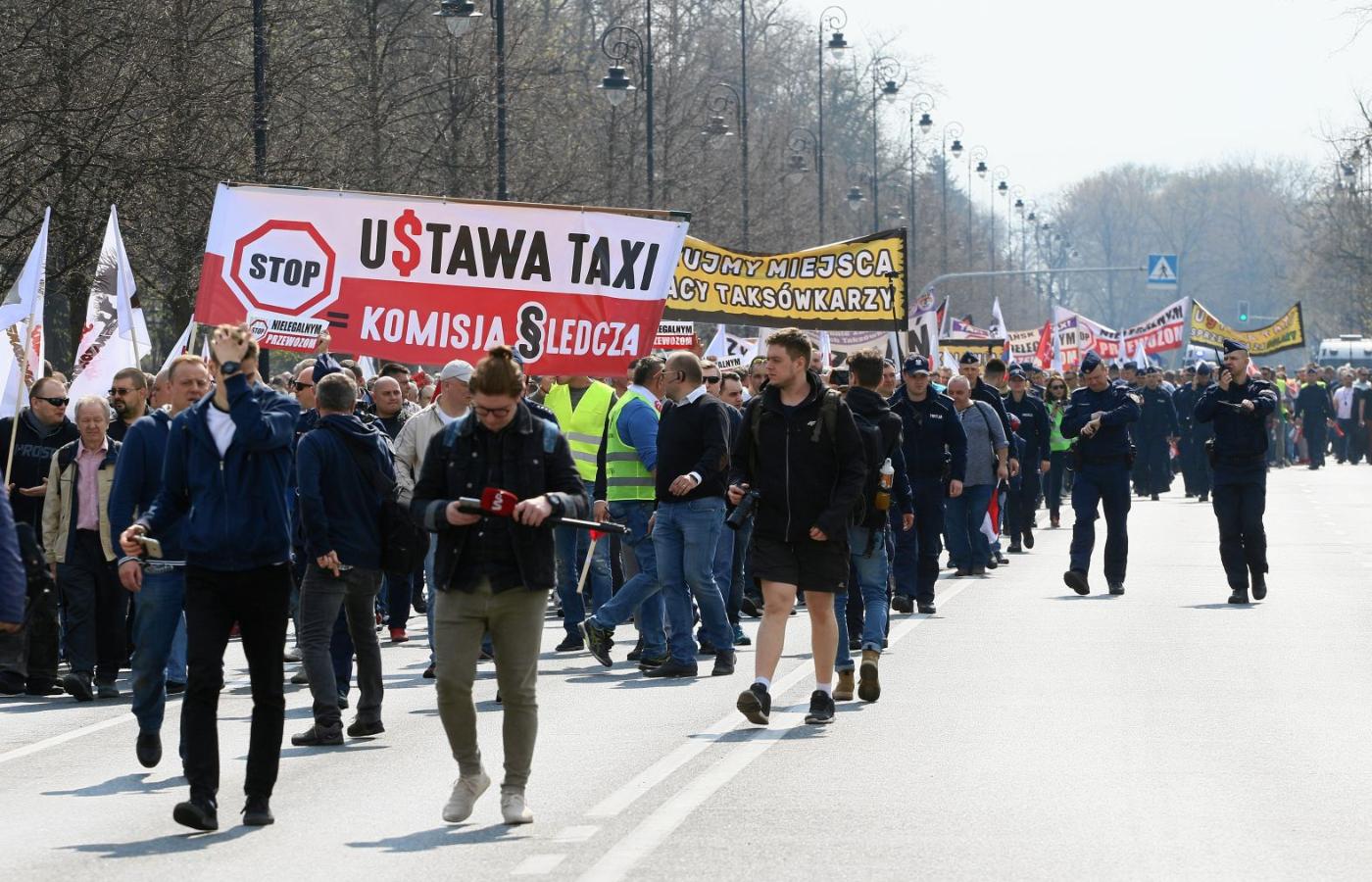 Protest taksówkarzy przeciwko Uberowi i innym tego rodzaju korporacjom, Warszawa, 8 kwietnia 2019 r.