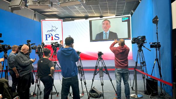 Gorący polityczny piątek: Ziobro na telebimie i kryptowaluty. No i budżet został przyjęty