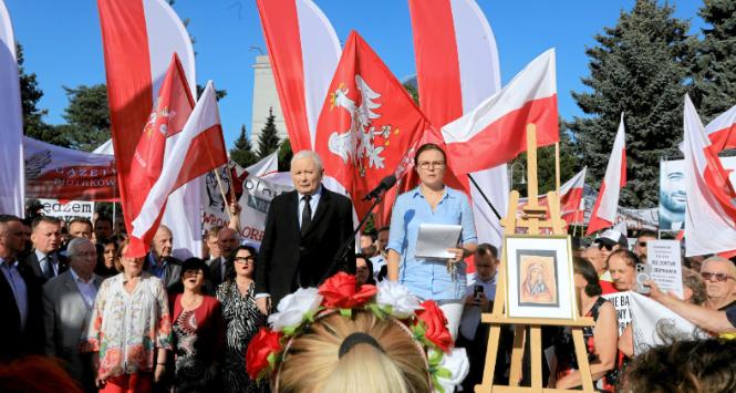 Jarosław Kaczyński na proteście w obronie ks. Olszewskiego. Sejm, 9 lipca 2024 r.
