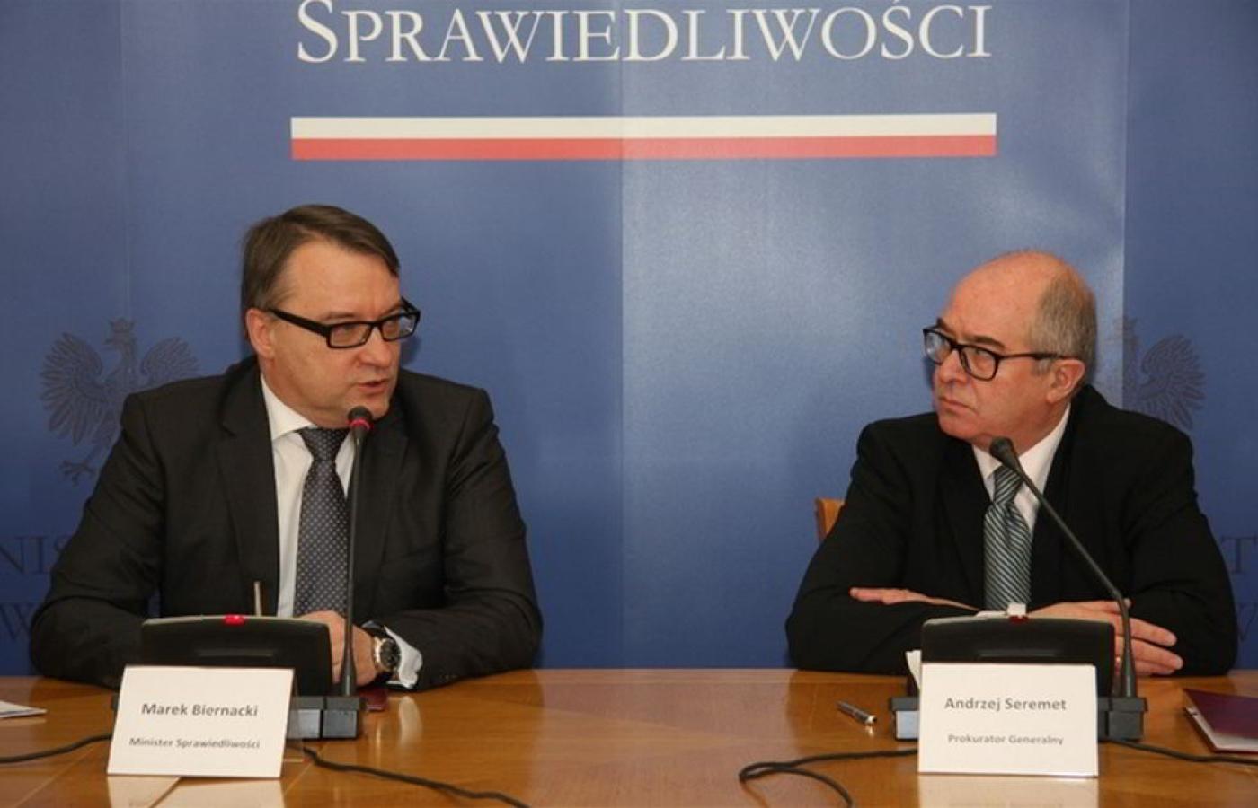 Marek Biernacki, minister sprawiedliwości i Andrzej Seremet, prokurator generalny.