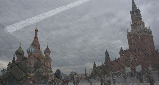 Sprawa Jewtuszenkowa „budzi zaniepokojenie, że inni apolityczni, a nawet bliscy Kremlowi miliarderzy mogą być zmuszeni do rozstania się ze swoimi aktywami w równie agresywny sposób”.