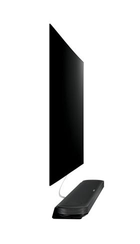 Telewizor LG W7. Grubość ekranu to niecałe 4 mm.