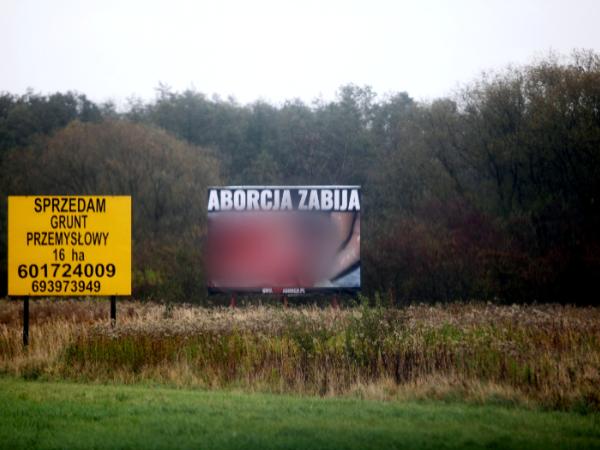 Billboard antyaborcyjny przy autostradzie A4