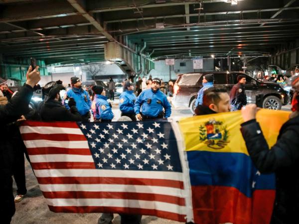 Manifestacja poparcia dla operacji USA w Wenezueli. Nowy Jork, 4 stycznia 2026 r.