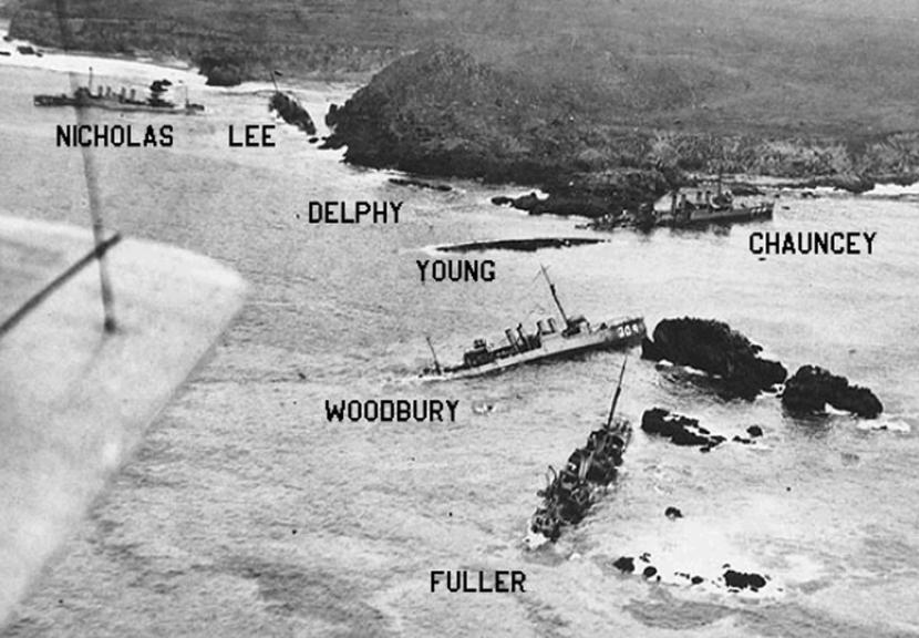 Położenie rozbitych okrętów XI Eskadry Niszczycieli po katastrofie
