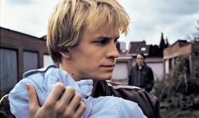 „Dziecko”, czyli portret drobnego złodzieja, który sprzedał własne dziecko, nękanego wyrzutami sumienia.