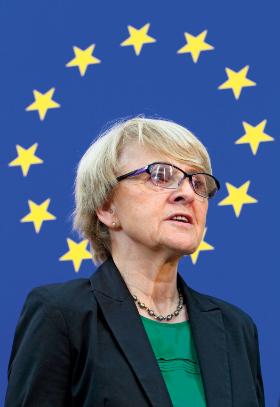 Prof. dr hab. Danuta Hübner