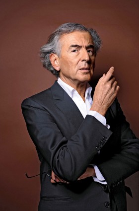 Bernard-Henri Lévy - BHL, jak skracają go Francuzi, jest najsłynniejszym intelektualistą Republiki.