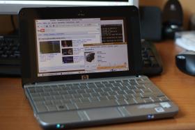 Piratowanie „analogowe”, czyli nielegalne tłoczenie płyt CD z ukradzionego wcześniej nagrania, zmniejszyło się wyraźnie na rzecz „cyfrowego” – ściągania plików muzycznych z sieci.