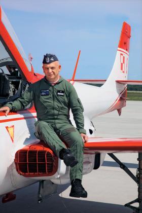 „Dochodzę do wniosku, że trzeba było być bardzo naiwnym, żeby liczyć, że szczera i profesjonalna informacja o stanie sił zbrojnych zostanie doceniona”.