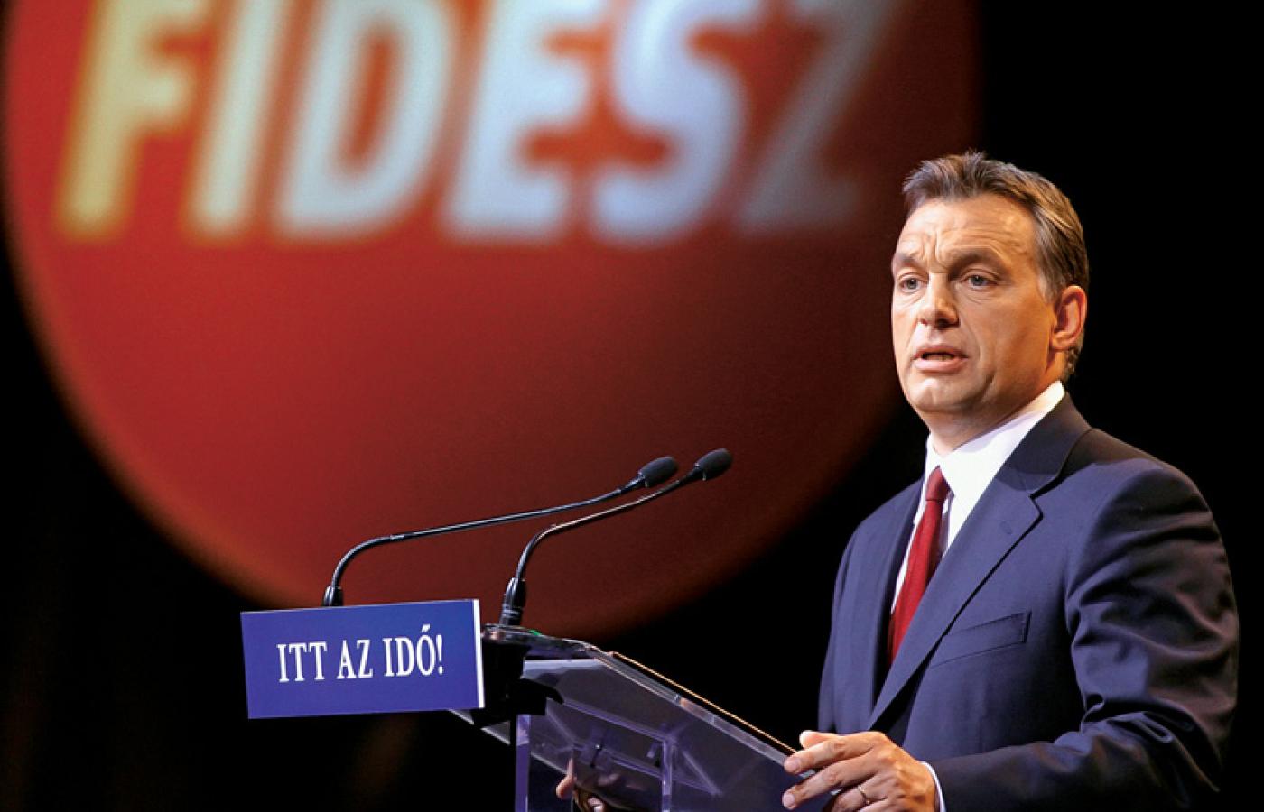 Viktor Orban poprowadził do zwycięstwa pod hasłem Petöfiego 