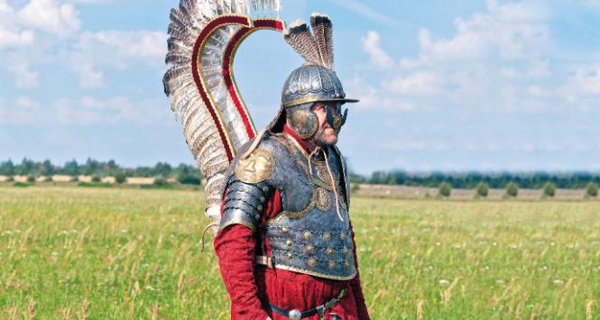 Werbalnie, w przemówieniach oficjeli, polska armia jest potężna. W realiach zaś jest dramatycznie niedozbrojona, a wojna w Ukrainie pokazała, że ilość i jakość sprzętu ma podstawowe znaczenie.