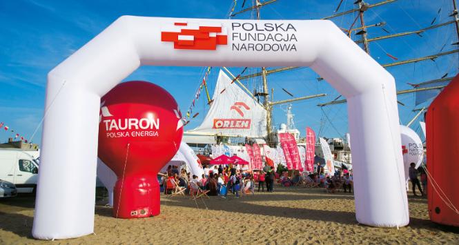 W zrekonstruowanym rządzie jest dwóch nowych ministrów, którzy mogą wpłynąć na skomplikowaną sytuację Polskiej Fundacji Narodowej.