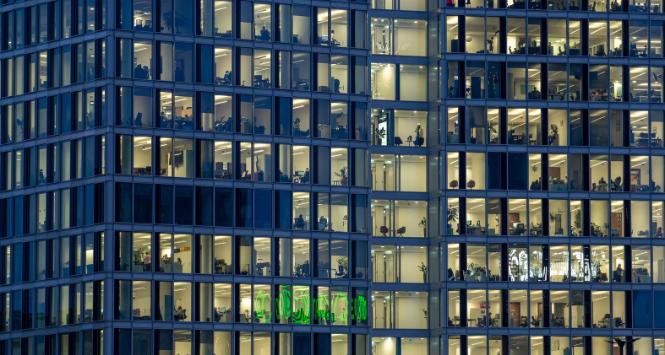 Skoro uwolnienie pojedynczego człowieka z korpociągu jest takie mozolne, to czy wyrwie się kiedyś z niego cała ludzka cywilizacja?