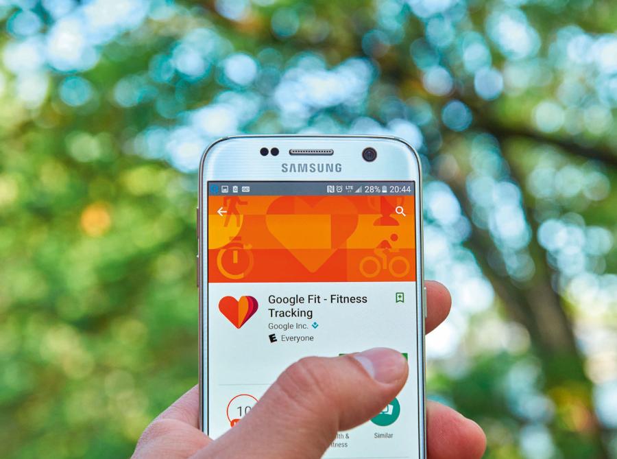 Coraz popularniejsze są aplikacje monitorujące fizyczną aktywność, takie jak Google Fit.
